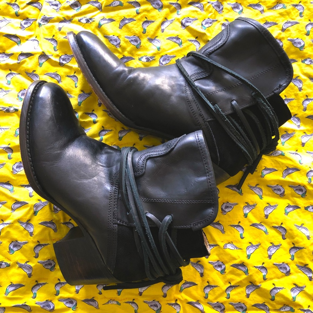 Freebird by Steven — “Casey” Ankle Boots 🖤